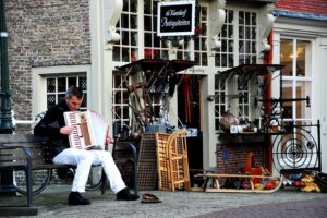 Walking Tour of Delft - The City of Orange and Blue - Stop-by-stop: what each moment is really for