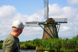 Warmond: Windmill Cruise and Keukenhof Entry Ticket - The 1-Hour Windmill Cruise on Kagerplassen (Rederij van Hulst)