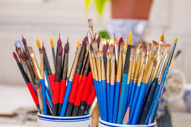 Workshop 'Paint your own Delft Blue Tile!' - Finding De Munt on Muntplein (And Why the Location Works)