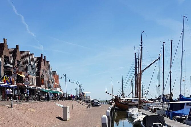 Zaanse Schans and Volendam Private Tour – Clogs, Cheese and More - Stop 4: Volendam’s harbor dike and fresh-fish village walk