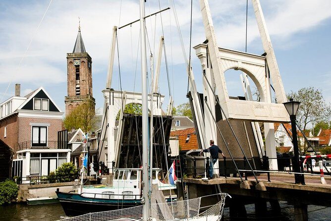 Zaanse Schans, Edam, Volendam and Marken Tour - Edam on Foot and in a Cheese Factory: How the Tasting Fits In
