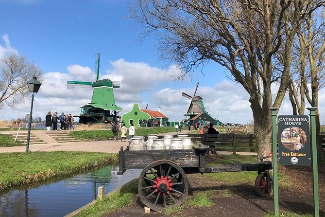 Zaanse Schans windmill tour with Italian guide - Meeting Point by Prins Hendrikkade and the Minibus Setup