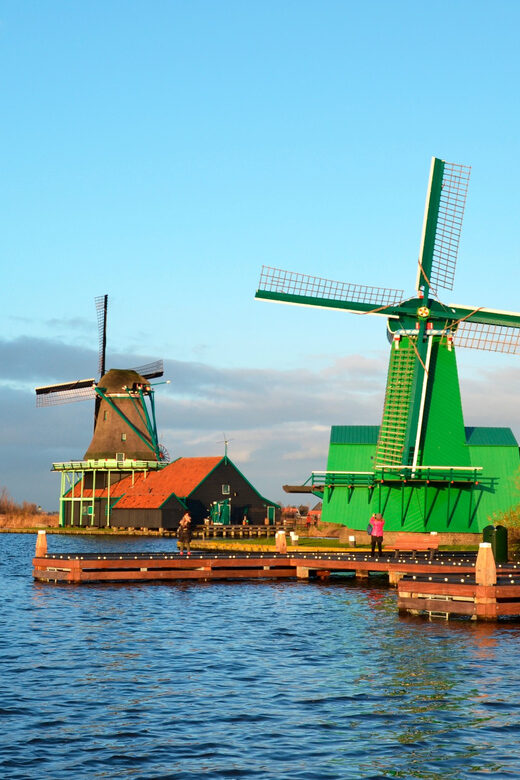 Zaanse Schans: Wooden Shoe Painting Workshop - Finding the Wooden Shoe Workshop Door in Zaanse Schans
