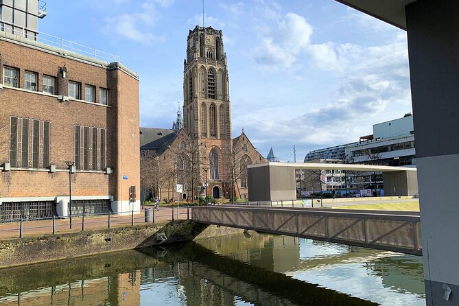 Discover the best spots in Rotterdam with Outside Escape - How the riddles keep you on pace on a 1-mile (2 km) route