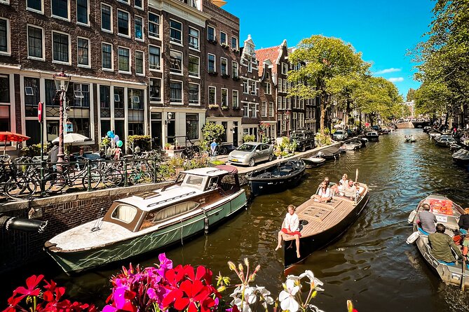 Humans of Amsterdam: Cultural Walking Tour incl. meeting 2 locals - Cafe Papeneiland: Apple Pie and the Real Amsterdam Pause