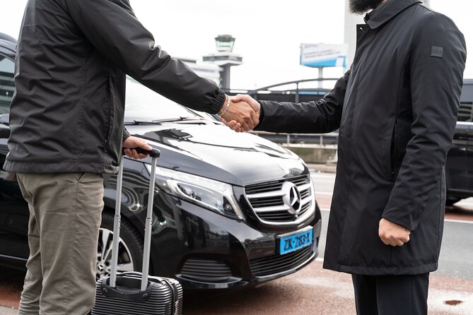 Private Taxi Airport Transfer to or from Schiphol Airport (AMS) - Key moments that make this transfer work