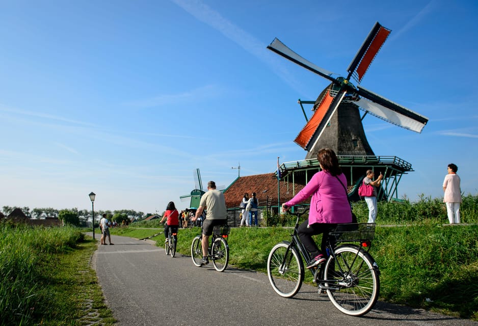 Zaanse Schans: Windmill & Museum Entry Ticket w/ Audio Guide - Zaanse Tijd, trade houses, and the seasonal closures you should expect
